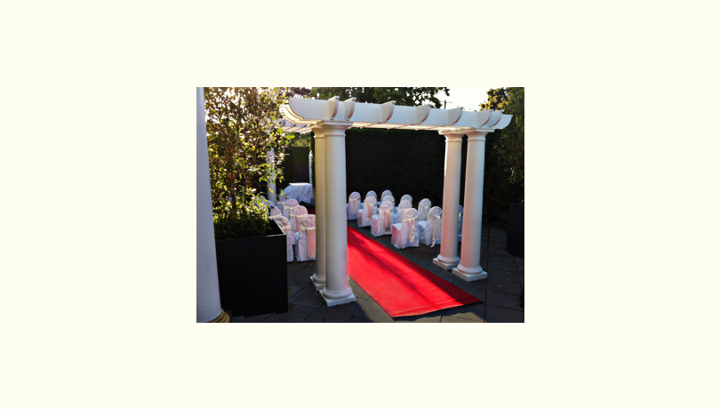 Florian outdoor ceremony space