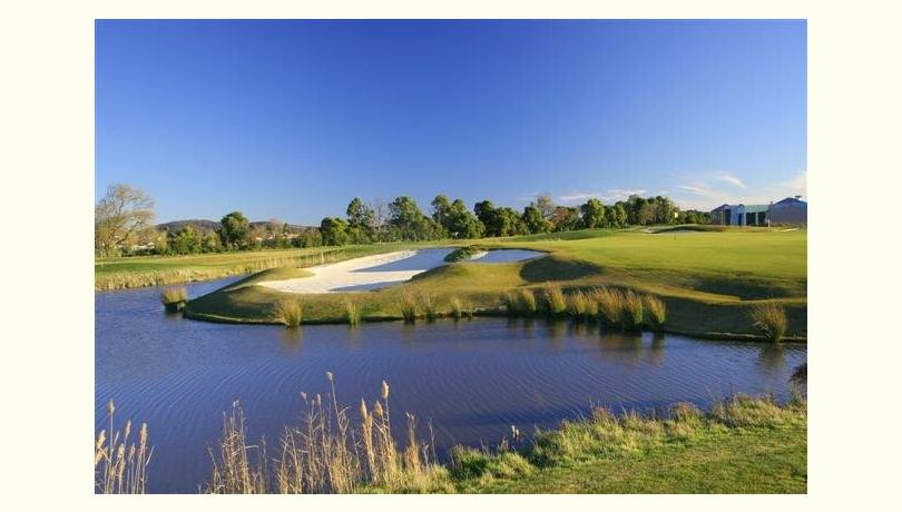 Hole18approachclose %282%29