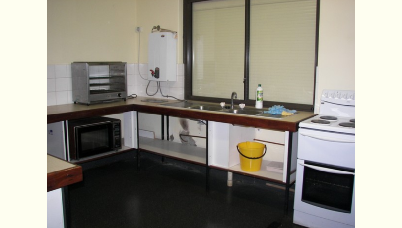 Penistone clubroom   kitchen