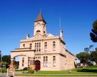 Wallaroo town hall   outside view