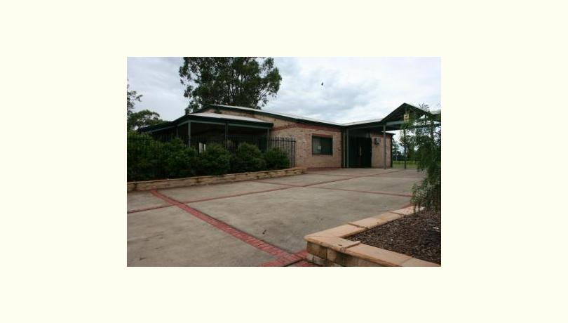 Erskine park community centre   outside