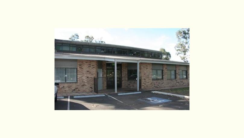Werrington downs neighbourhood centre   outside