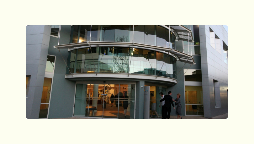 Boulevard centre   outside view