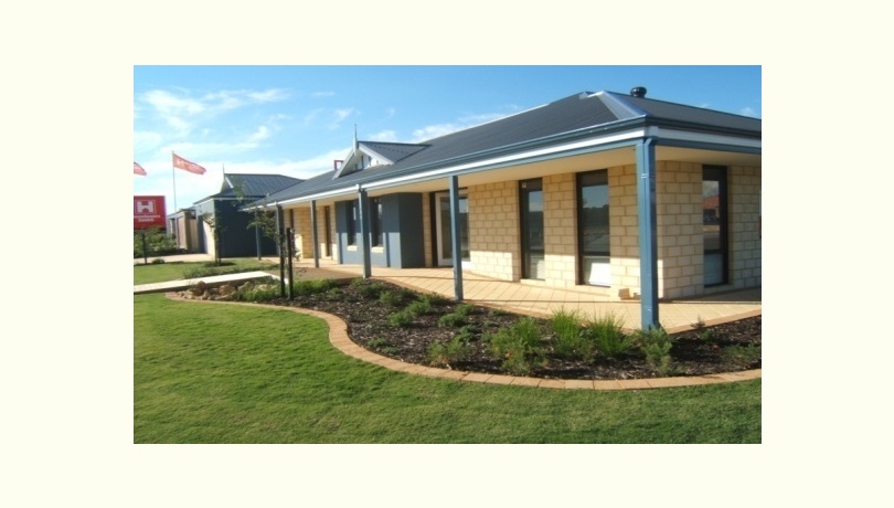 Lakelands community house   outside view