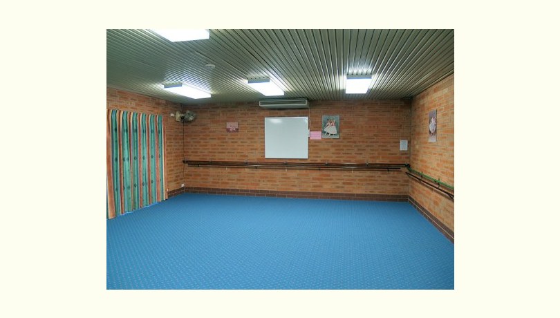 Brown park community centre   inside committee room at brown park