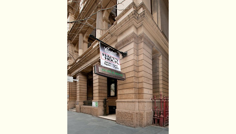 Bull and bear   outside view