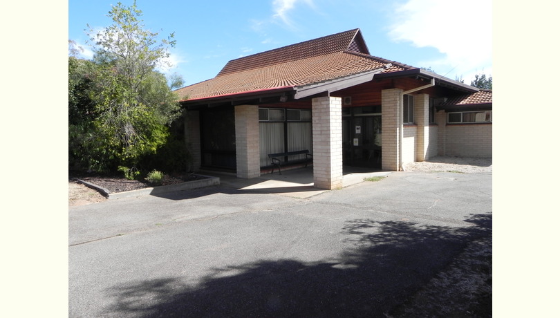 Cumberland park community centre   outside view