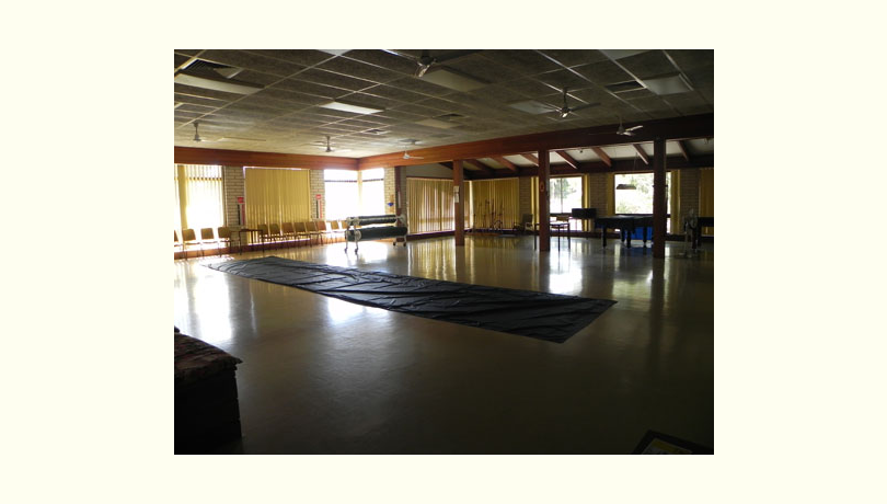 Hawthorn community centre hall   inside view