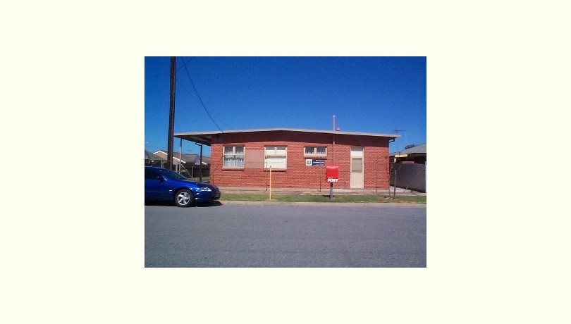 Queenstown community hall   outside view