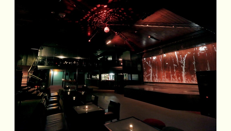 Venue towards bar